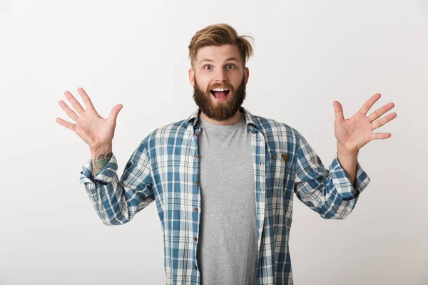 Gelukkig Bebaarde Man Gekleed Plaid Shirt Permanent Geïsoleerde Witte Achtergrond — Stockfoto