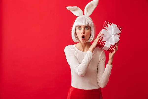 Allegro Giovane Ragazza Che Indossa Orecchie Coniglietto Natale Piedi Isolato — Foto Stock