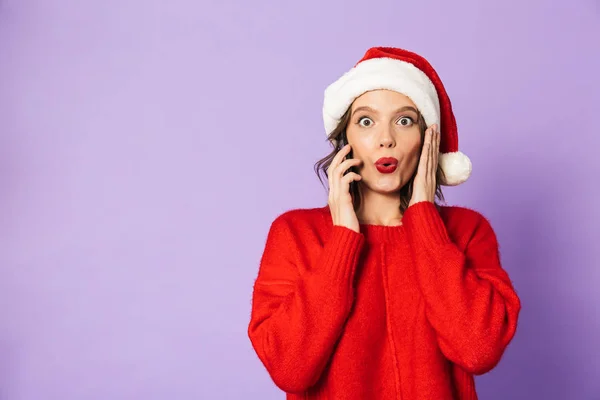 Retrato Una Joven Feliz Emocionada Con Sombrero Navidad Aislado Sobre — Foto de Stock