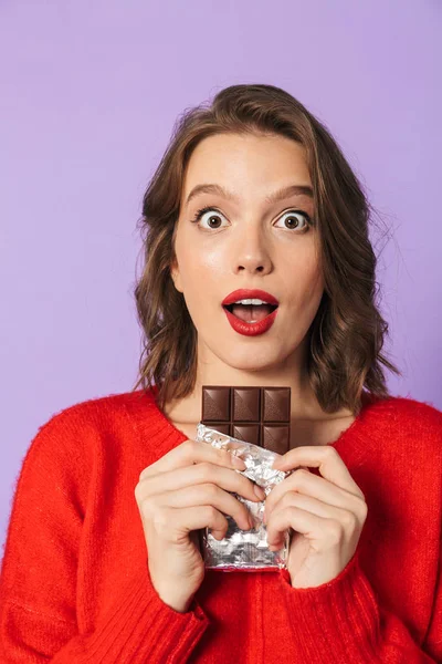 Imagem Uma Jovem Emocional Chocado Posando Isolado Sobre Parede Fundo — Fotografia de Stock