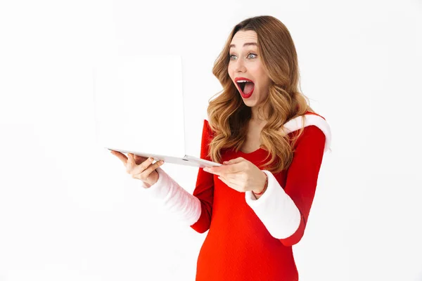 Imagem Uma Mulher Excitada Chocada Traje Natal Usando Computador Tablet — Fotografia de Stock
