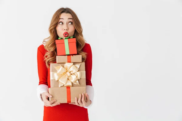 Muchacha Joven Emocionada Vistiendo Vestido Navidad Pie Aislado Sobre Fondo —  Fotos de Stock