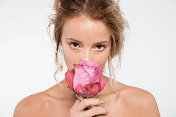 Retrato Beleza Uma Jovem Mulher Loira Atraente Isolada Sobre Branco — Fotografia de Stock