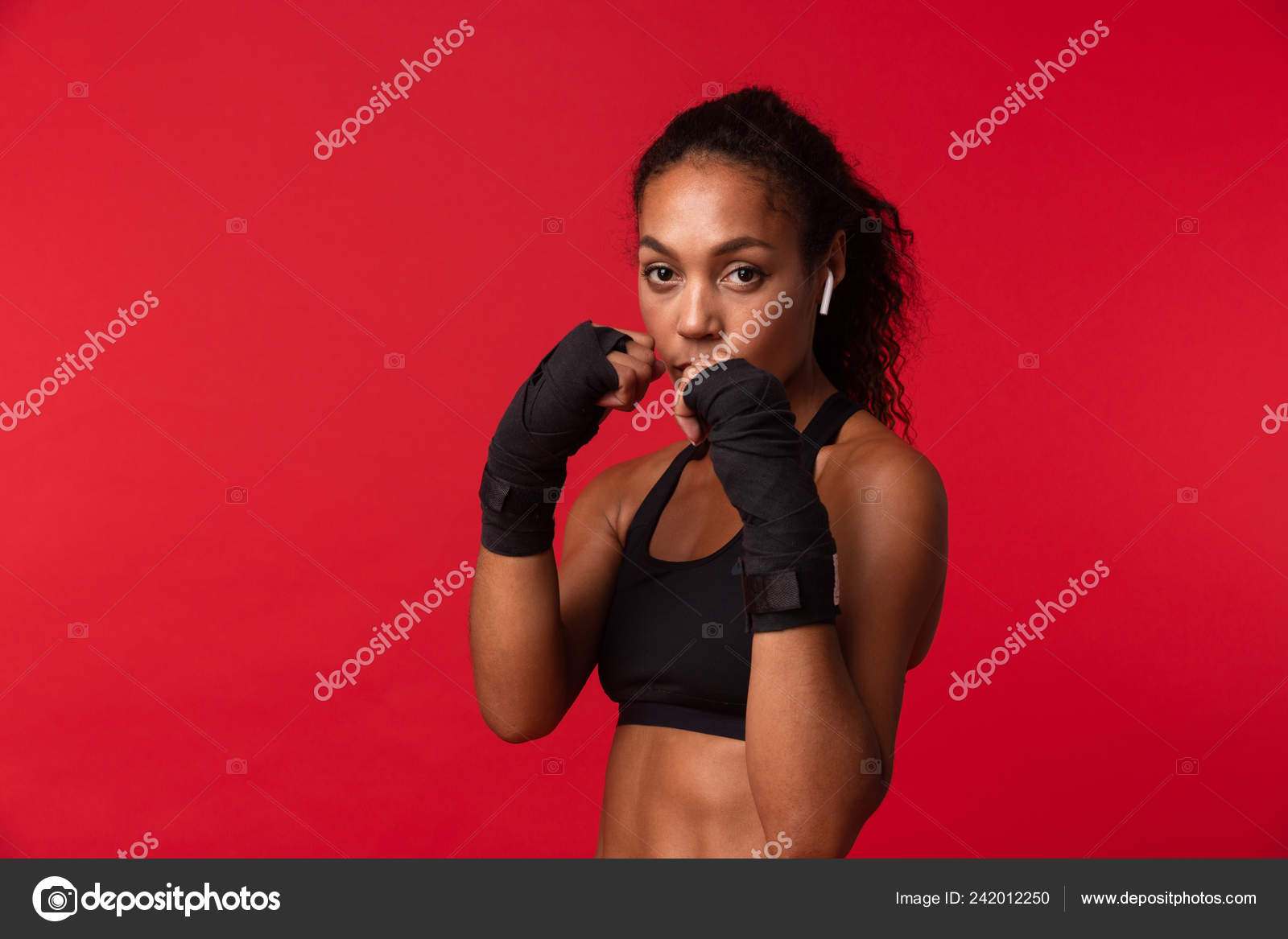 https://st4.depositphotos.com/1017228/24201/i/1600/depositphotos_242012250-stock-photo-portrait-strong-african-american-woman.jpg