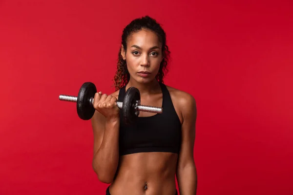 Obraz Fitness African American Kobieta Czarnej Odzieży Sportowej Podnoszenia Hantle — Zdjęcie stockowe
