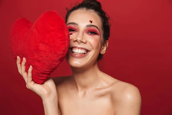 Retrato Belleza Una Atractiva Mujer Joven Usando Maquillaje Pie Aislado —  Fotos de Stock