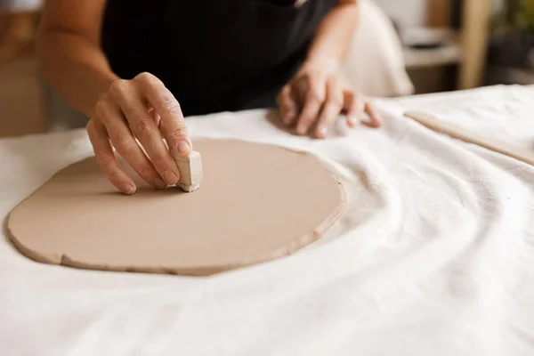 Close Woman Making Ceramic Pottery Tableware Workshop Working Clay — Stock Photo, Image