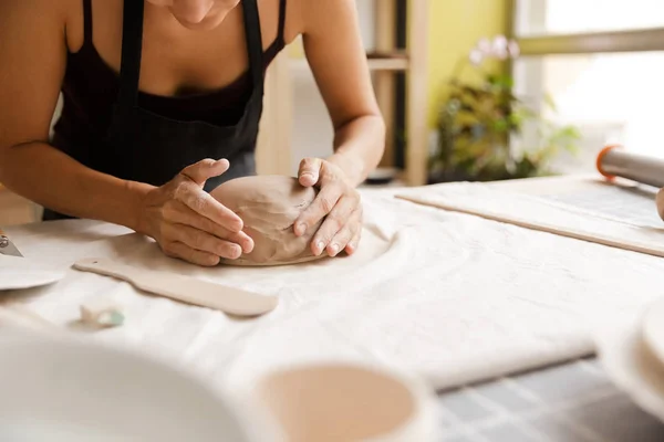 Close Woman Making Ceramic Pottery Tableware Workshop Working Clay — Stock Photo, Image