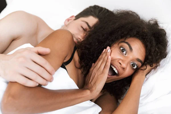 Beautiful Happy Young Multiethnic Couple Relaxing Bed Blanket Excited Woman — Stock Photo, Image