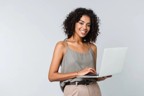 Full Length Happy Young African Woman Casually Dressed Standing Isolated — Stock Photo, Image