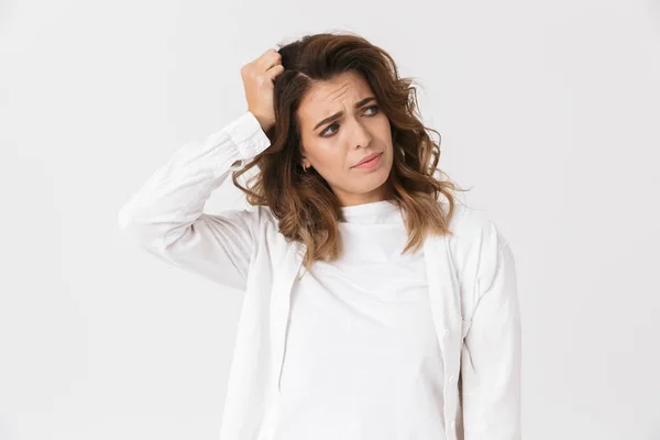 Retrato Mujer Frustrada Años Ropa Casual Pie Aislada Sobre Fondo —  Fotos de Stock