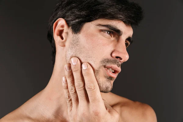 Bild Eines Traurigen Unzufriedenen Jungen Mannes Mit Zahnschmerzen Der Isoliert — Stockfoto