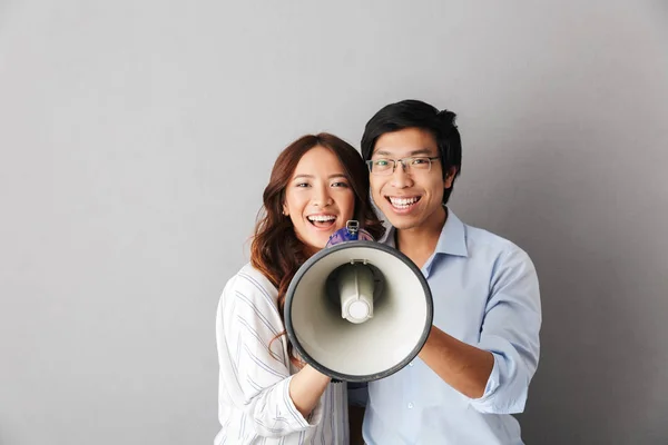 Feliz Asiático Negocio Pareja Pie Aislado Sobre Gris Fondo Celebración — Foto de Stock