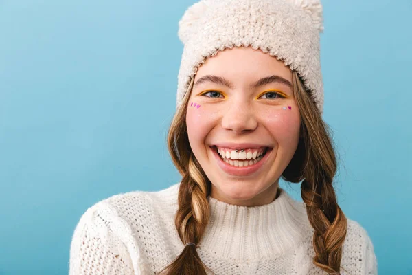 Cheerful Girl Wearing Sweater Standing Isolated Blue Background — Stock Photo, Image