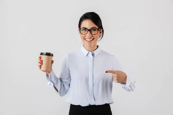 Εικόνα Γυναίκας Χαρούμενα Γραμματέας Φοράει Γυαλιά Που Πίνει Καφέ Από — Φωτογραφία Αρχείου