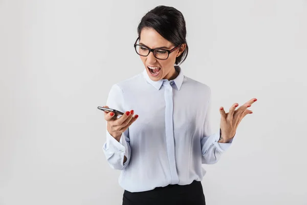 Femme Affaires Colère Vêtue Intelligemment Debout Isolé Sur Fond Blanc — Photo