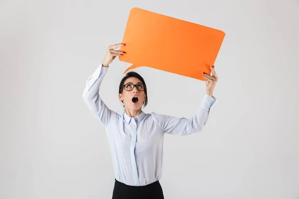 Image Businesslike Office Woman Wearing Eyeglasses Holding Yellow Copyspace Placard — Stock Photo, Image