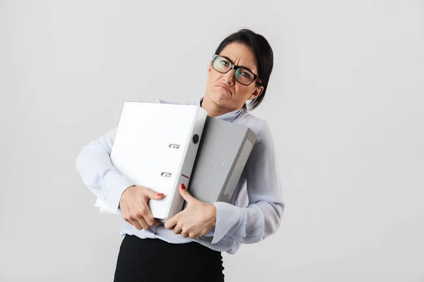 Foto Trabajadora Empresaria Con Anteojos Que Sostiene Carpetas Papel Oficina — Foto de Stock