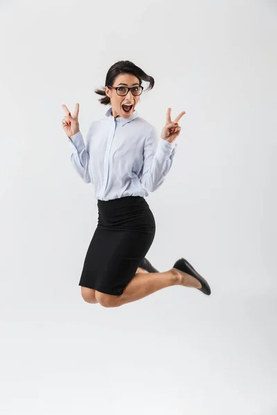 Retrato Larga Duración Una Bonita Mujer Negocios Saltando Aislada Sobre —  Fotos de Stock