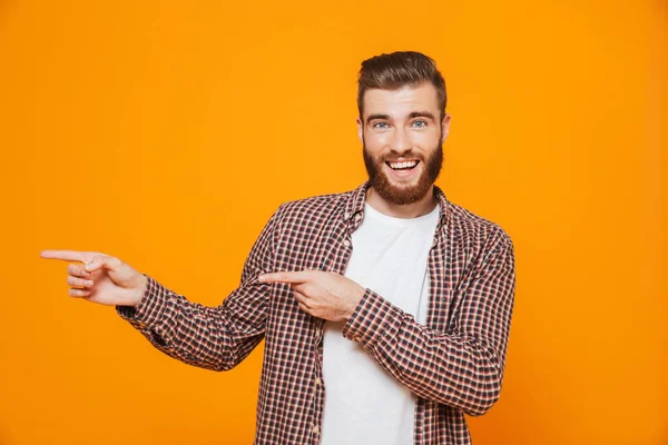 Retrato Joven Alegre Con Ropa Casual Pie Aislado Sobre Fondo — Foto de Stock