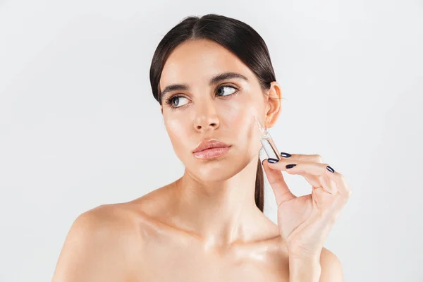 Retrato Beleza Uma Mulher Saudável Atraente Isolado Sobre Fundo Branco — Fotografia de Stock