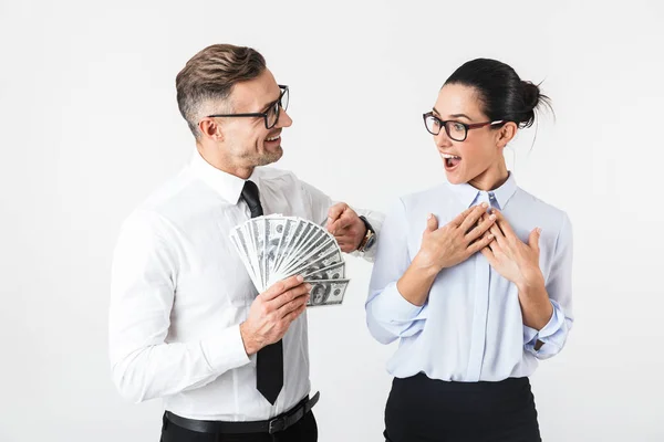 Par Colegas Con Ropa Formal Pie Aislados Sobre Fondo Blanco — Foto de Stock