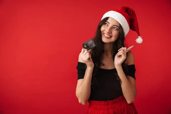 Upphetsad Ung Kvinna Som Bär Jul Hatt Stående Isolerade Över — Stockfoto