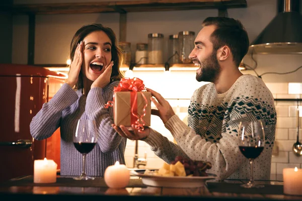 Beautiful happy young couple — Stock Photo, Image