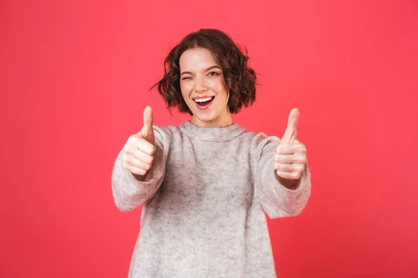 Portrét veselý mladé ženy stojící — Stock fotografie