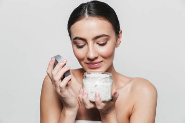 Bir genç sağlıklı çekici esmer kadın Güzellik Portresi