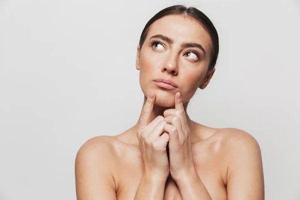 Retrato de belleza de una mujer joven y bonita — Foto de Stock