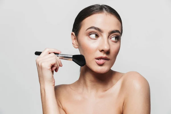 Beauty portrait of a young healthy attractive brunette woman — Stock Photo, Image