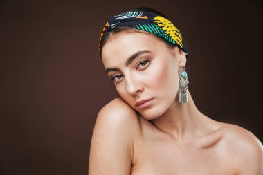 Güzellik topless, genç ve güzel bir kadın portresi