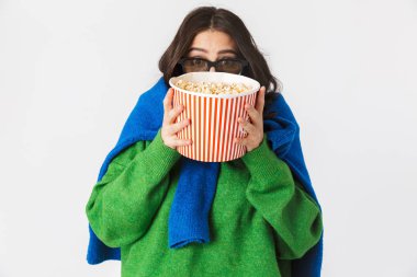 Portre rahat içinde 30'lu yaşlarda beyaz kadın elbise giyen 3d gla