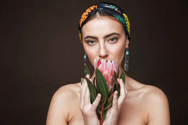 Beauty portrait of a topless young beautiful woman — Stock Photo, Image