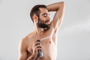 Yakışıklı bir sakallı adam portresi kapatın