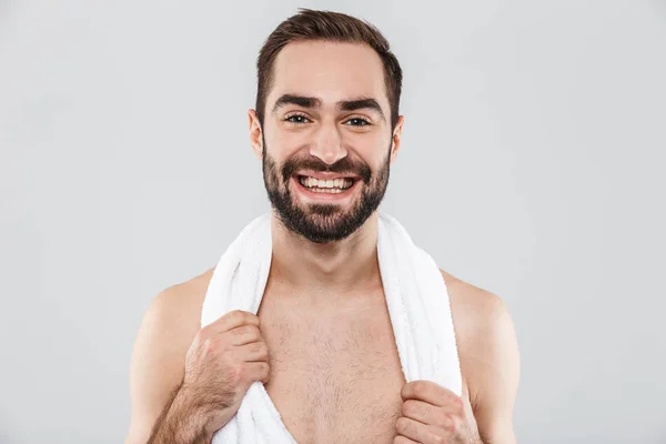 Nahaufnahme eines jungen gutaussehenden bärtigen Mannes ohne Hemd — Stockfoto