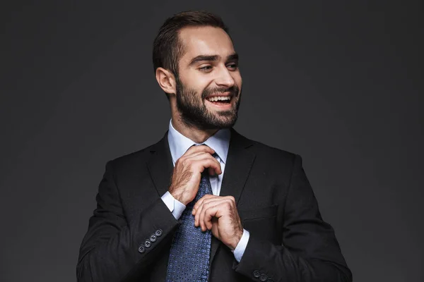 Close up de um belo jovem sorridente homem de negócios — Fotografia de Stock