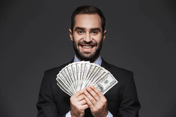 Retrato de um empresário bonito confiante — Fotografia de Stock