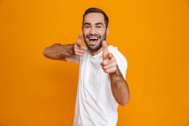 Görüntü güzel adamın 30'lu t-shirt suçlamayı size wh