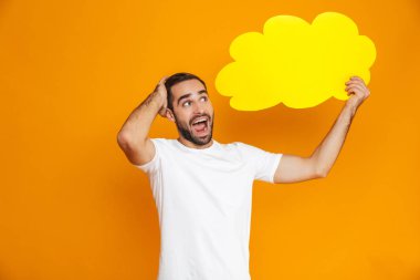 Görüntü Avrupa adamın 30'lu rahat kıyafet mesaj kabarcık holding,