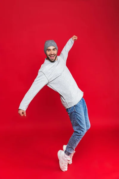 Imagen completa del hombre feliz de 30 años con barba y bigote risa — Foto de Stock