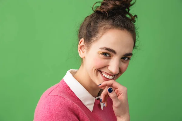 Portret van een vrolijke jonge vrouw — Stockfoto