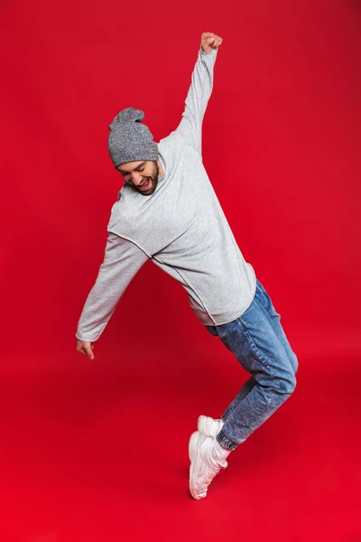 즐거운 사람 웃 고 절연된 ove 점프의 전체 길이 사진 — 스톡 사진