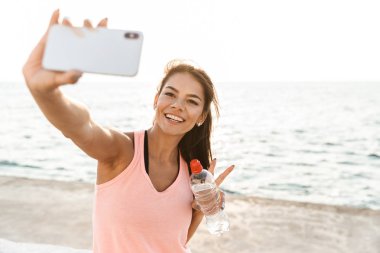 Çekici genç Fitness kadın giymek spor