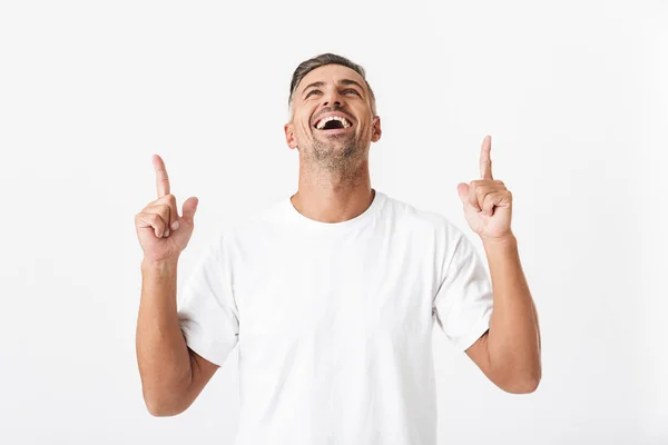 Obraz pozitivního muže 30 s štěpem na neformální košili po — Stock fotografie
