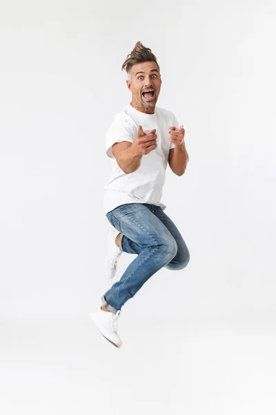 Retrato de comprimento total de um homem casual bonito — Fotografia de Stock