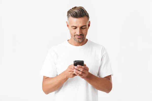 Kép a barna férfi 30s viselése alkalmi póló gazdaság és USI — Stock Fotó
