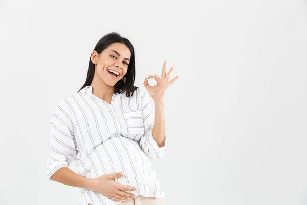 Foto de mujer embarazada feliz 30s con gran vientre sonriendo y sho —  Fotos de Stock