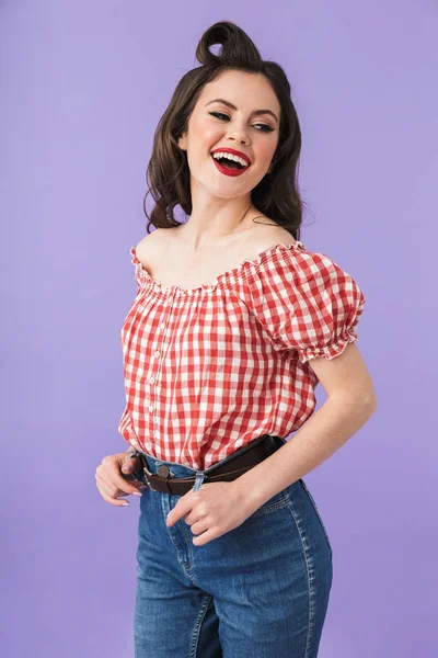 Portret van Happy pin-up vrouw 20s in Amerikaanse stijl dragen Smilin — Stockfoto